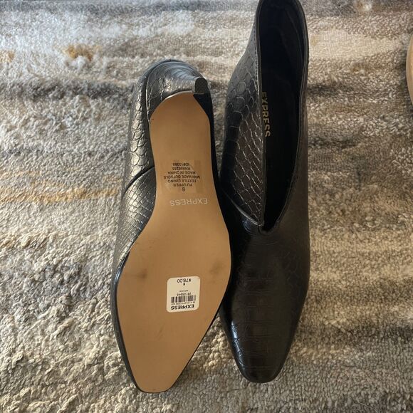 Express Black Faux Croc Print Heeled Booties Boot Shoes Womens Size 6 Christmas - Picture 5 of 8